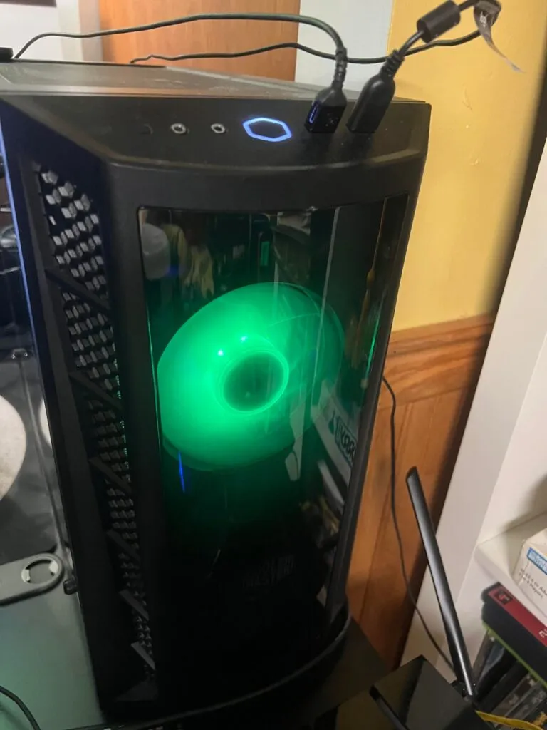 This photo shows the LED for one of the fans doesn't work